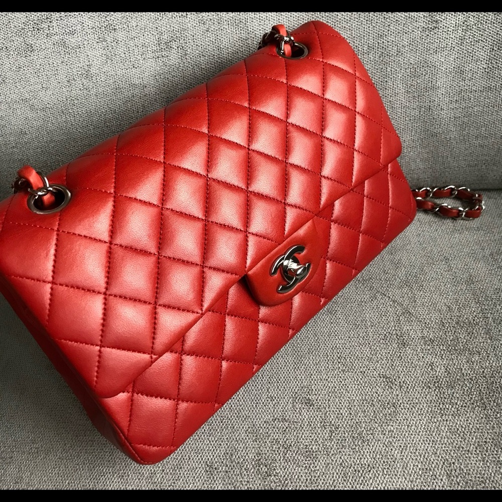 SOLD Chanel medium double flap in red lambskin - Picture 2 of 12
